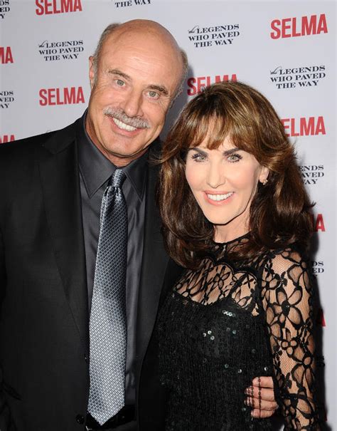 dr phil courtney|what happened to robin mcgraw's face.